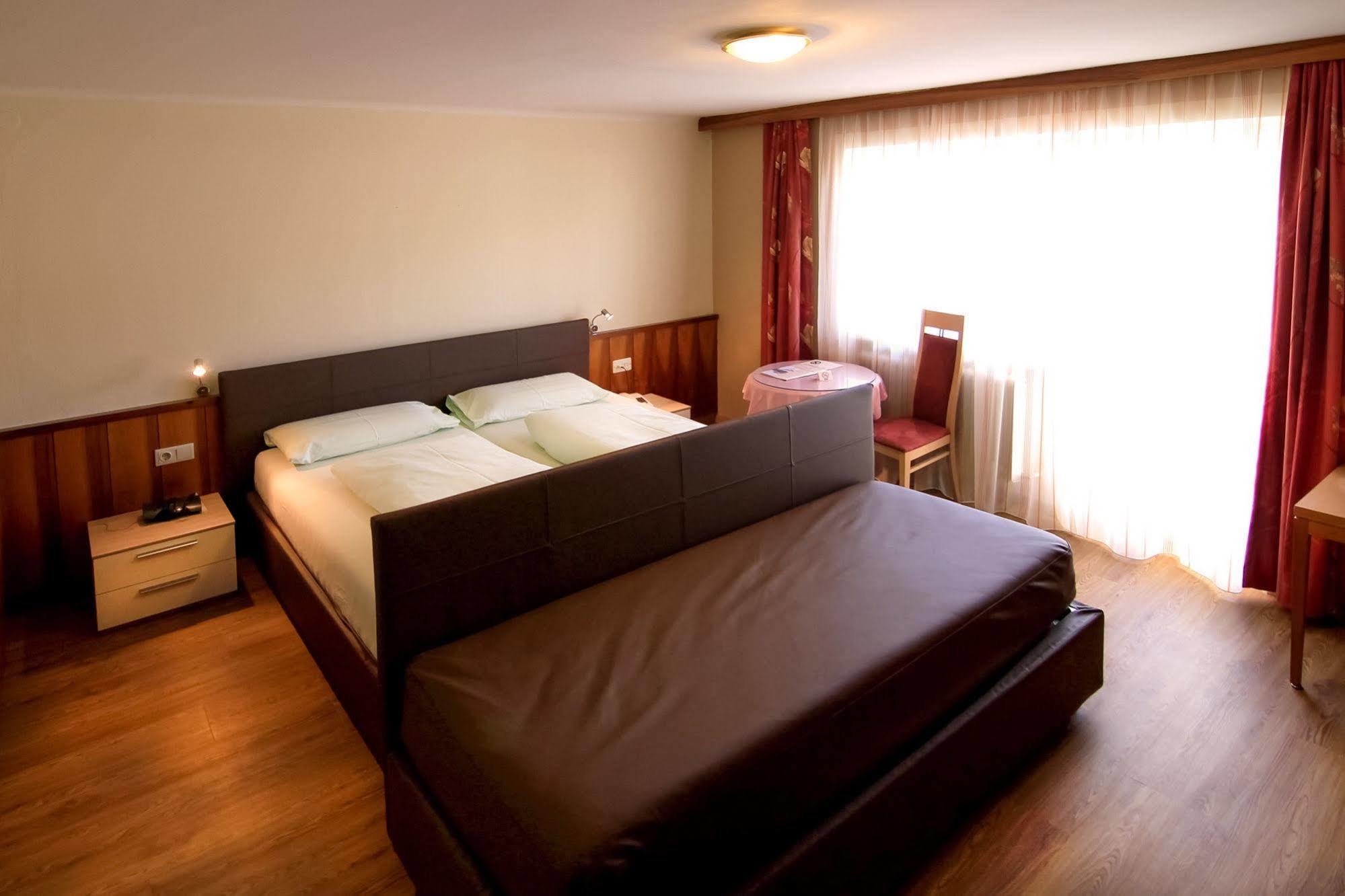 Hotel Cristallago Seefeld in Tirol Buitenkant foto